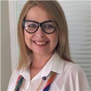 Profesional con amplia experiencia en procesos de facilitación de aprendizaje tanto para jóvenes como adultos